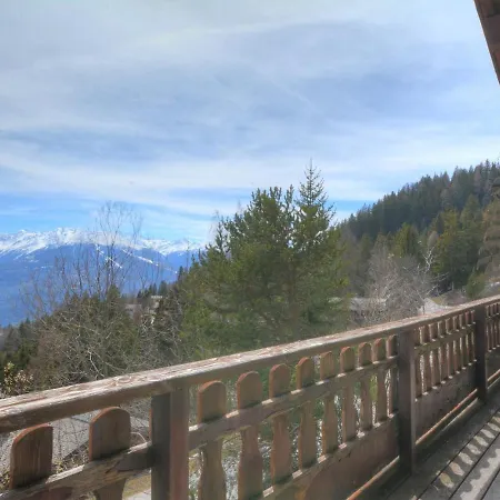 Dix Loups A Avec Vue Sur Les Alpes Анзер