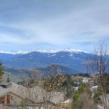 Dix Loups A Avec Vue Sur Les Alpes Анзер